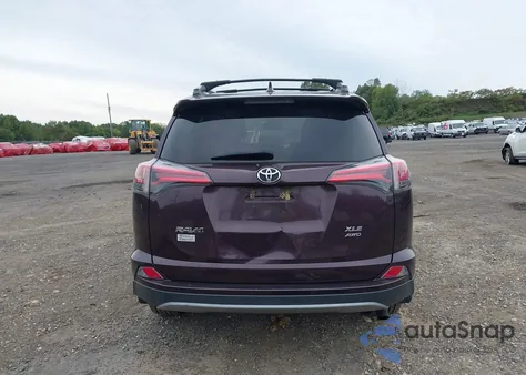2018 Toyota Rav4 Xle из США, поврежденный, VIN 2T3RFREV5JW714072
